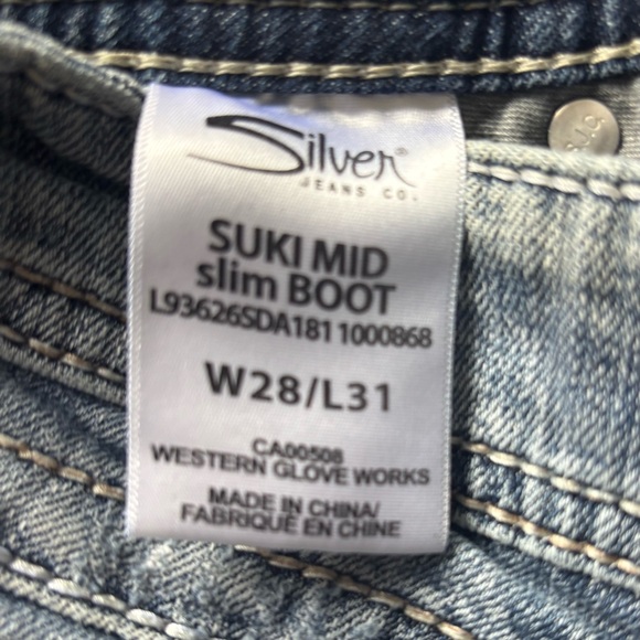 Womens Light Blue Silver Brand Jeans with Embroidered Back-Pockets. - Picture 3 of 4